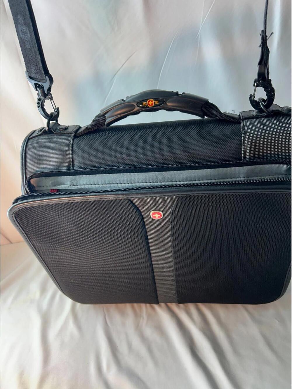 Wenger Patriot Laptop Briefcase Black Messenger Bag Work School Business